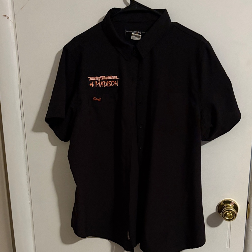 Ladies Harley-Davidson Black and Red Casual Button Down Shirt XL